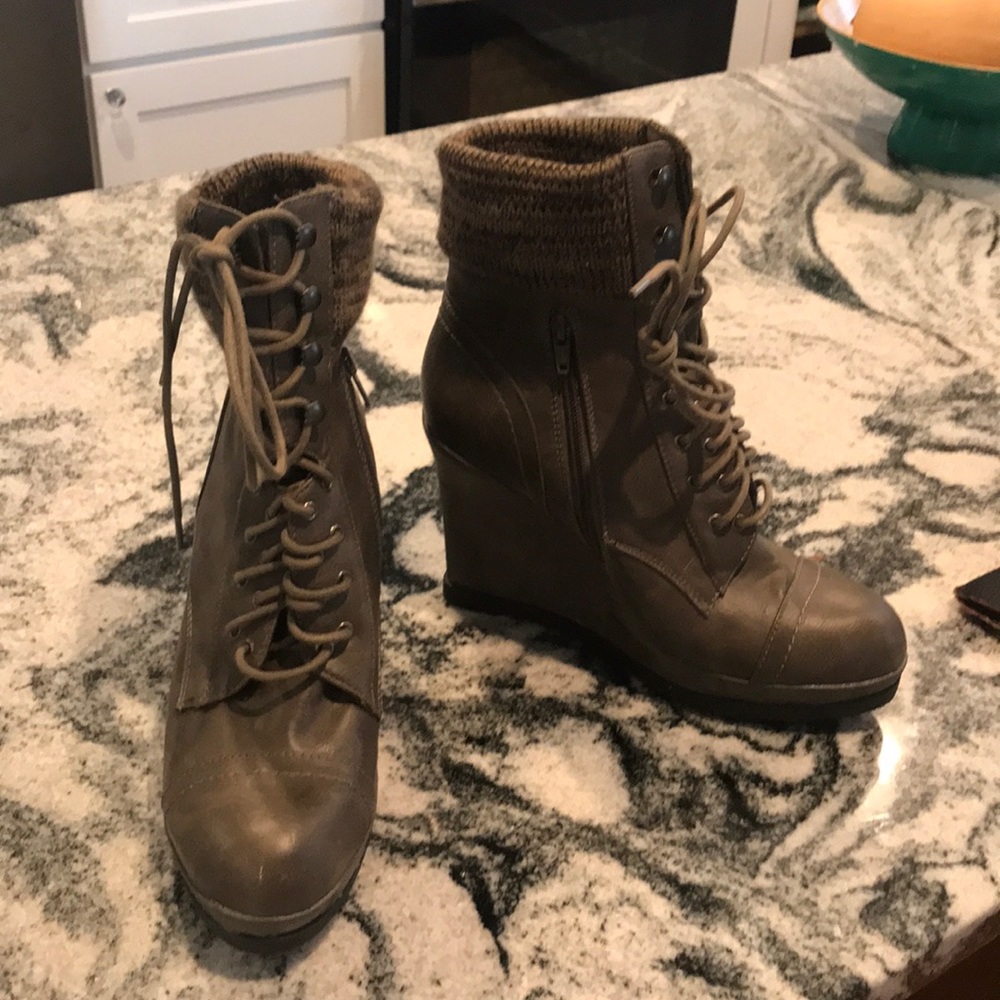 Gray Leather lace up, wedge boots